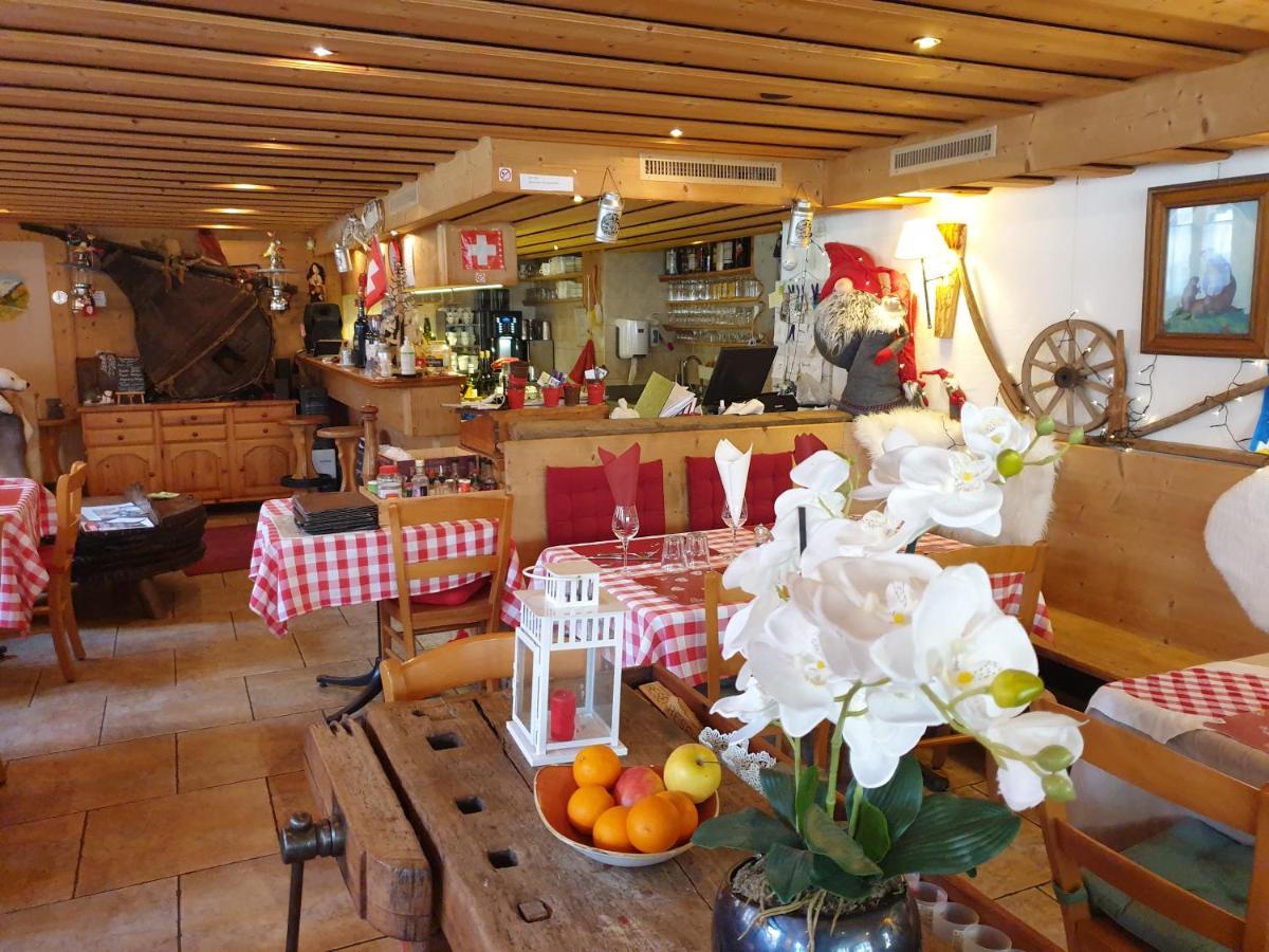 Auberge De L'Ours Vers L'Eglise 외부 사진