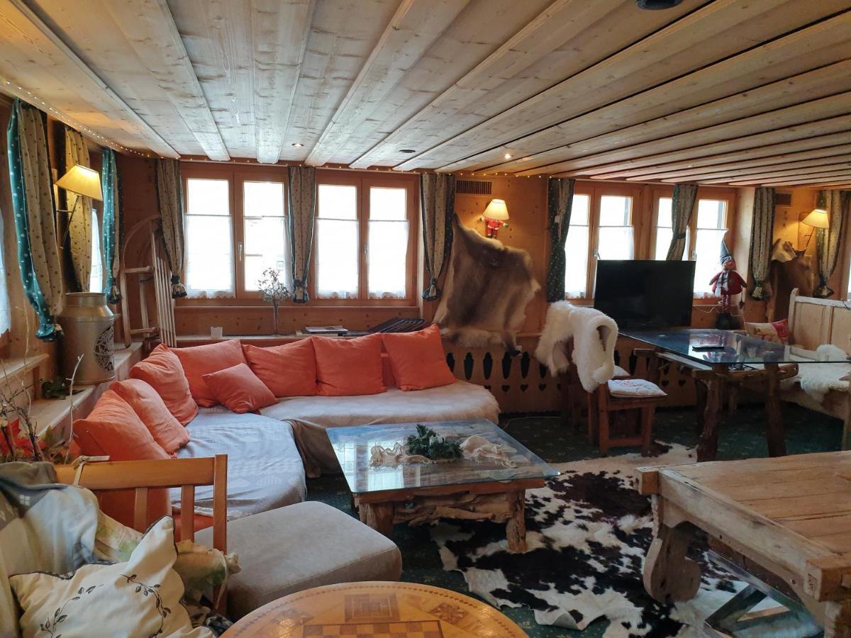 Auberge De L'Ours Vers L'Eglise 외부 사진