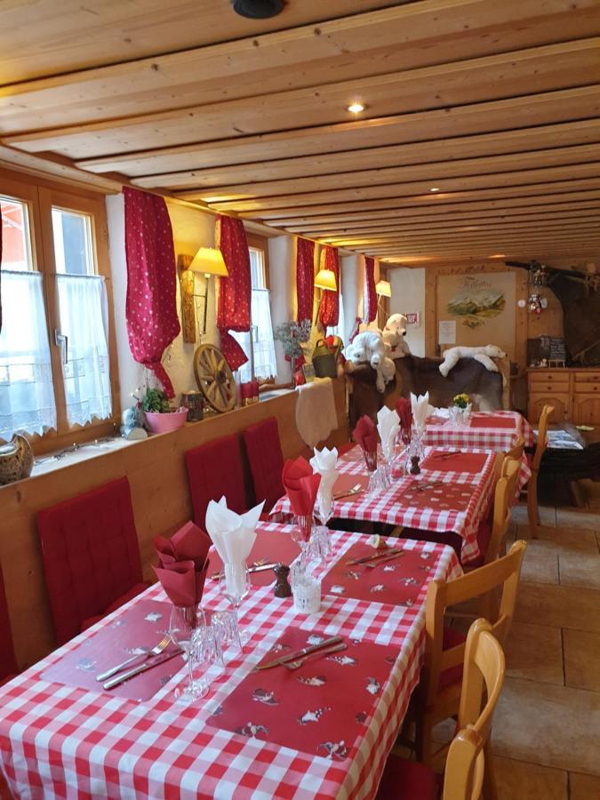 Auberge De L'Ours Vers L'Eglise 외부 사진