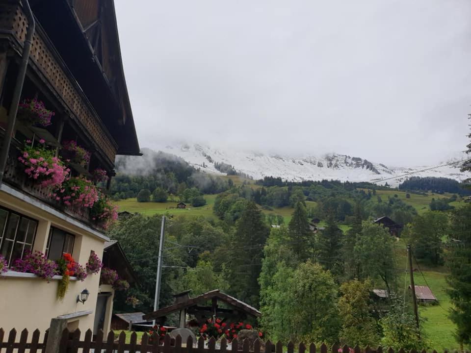Auberge De L'Ours Vers L'Eglise 외부 사진