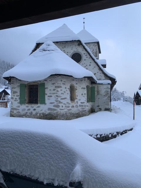 Auberge De L'Ours Vers L'Eglise 외부 사진
