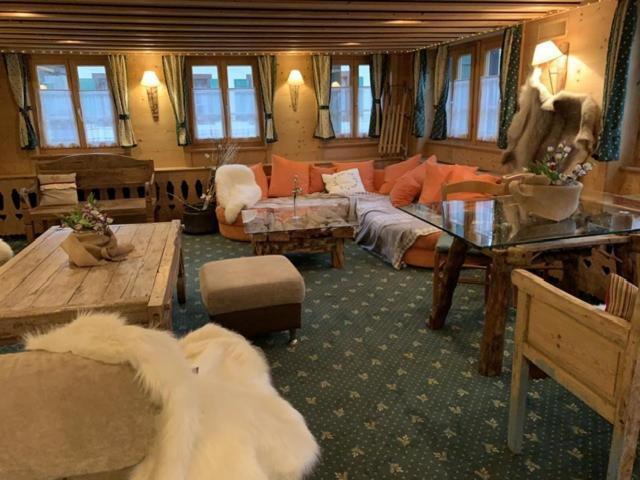 Auberge De L'Ours Vers L'Eglise 외부 사진