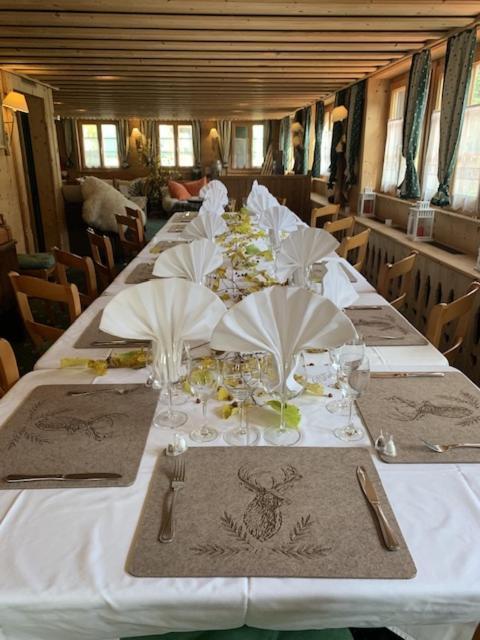 Auberge De L'Ours Vers L'Eglise 외부 사진