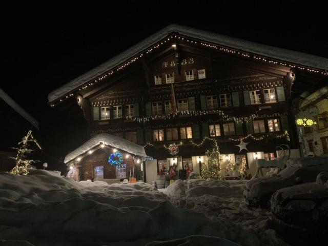Auberge De L'Ours Vers L'Eglise 외부 사진