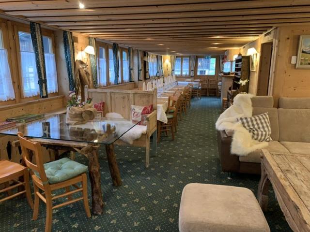 Auberge De L'Ours Vers L'Eglise 외부 사진