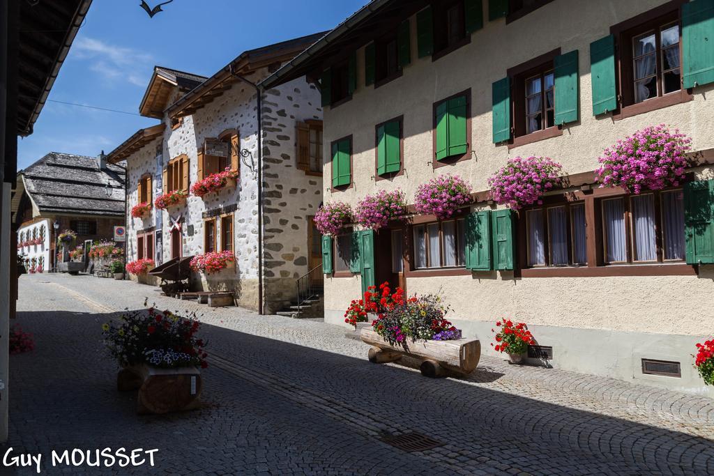 Auberge De L'Ours Vers L'Eglise 외부 사진