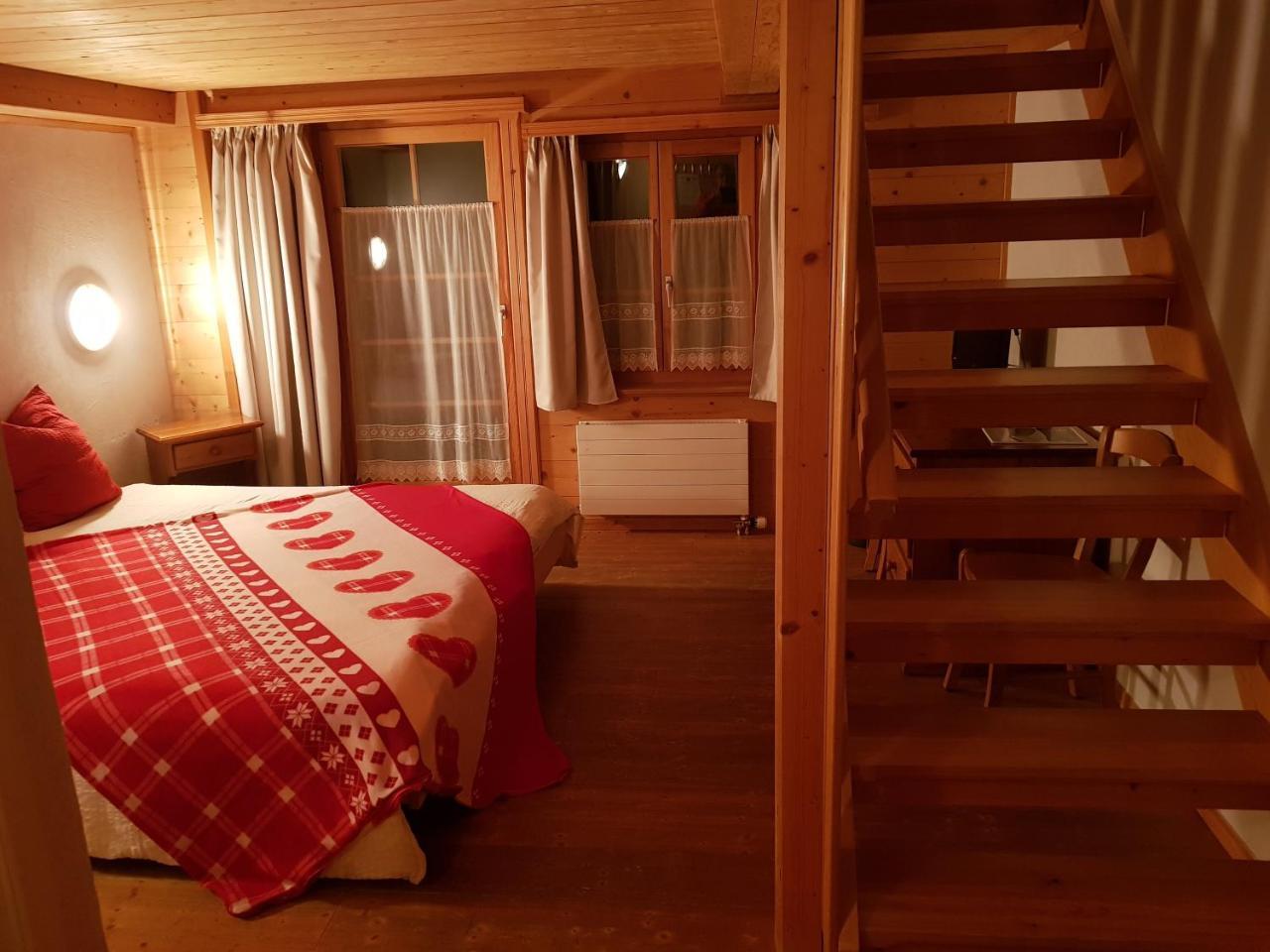 Auberge De L'Ours Vers L'Eglise 외부 사진