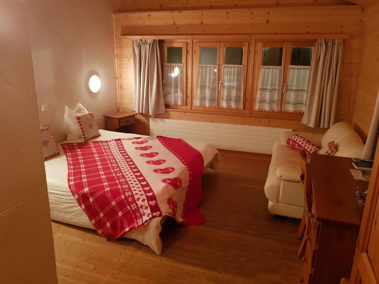 Auberge De L'Ours Vers L'Eglise 외부 사진