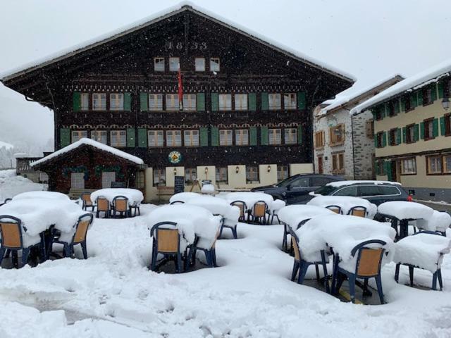 Auberge De L'Ours Vers L'Eglise 외부 사진
